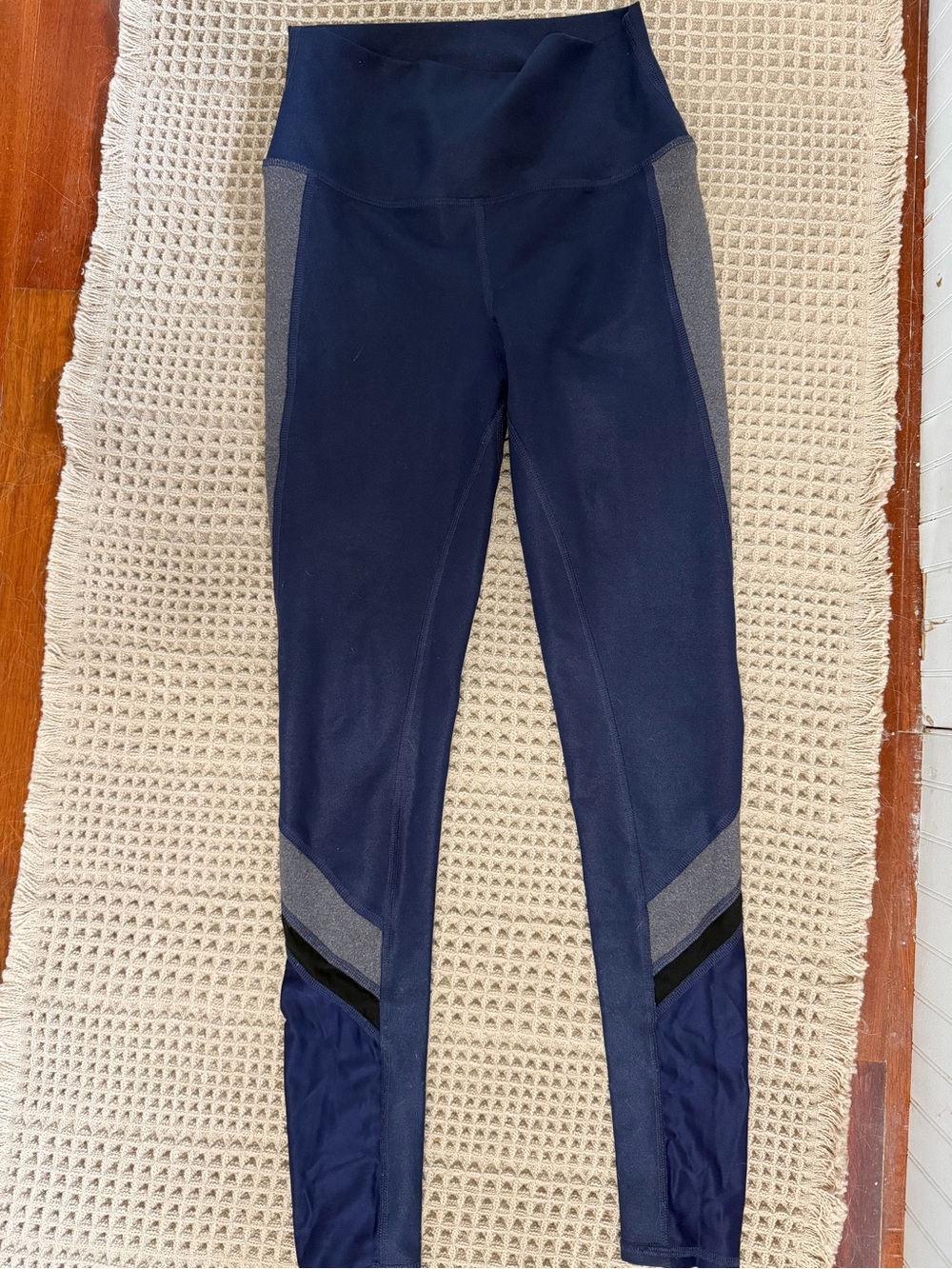 ALO Yoga Girls' Navy and Gray Colorblock Leggings